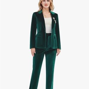 Elegant Green Velvet Women's Suit